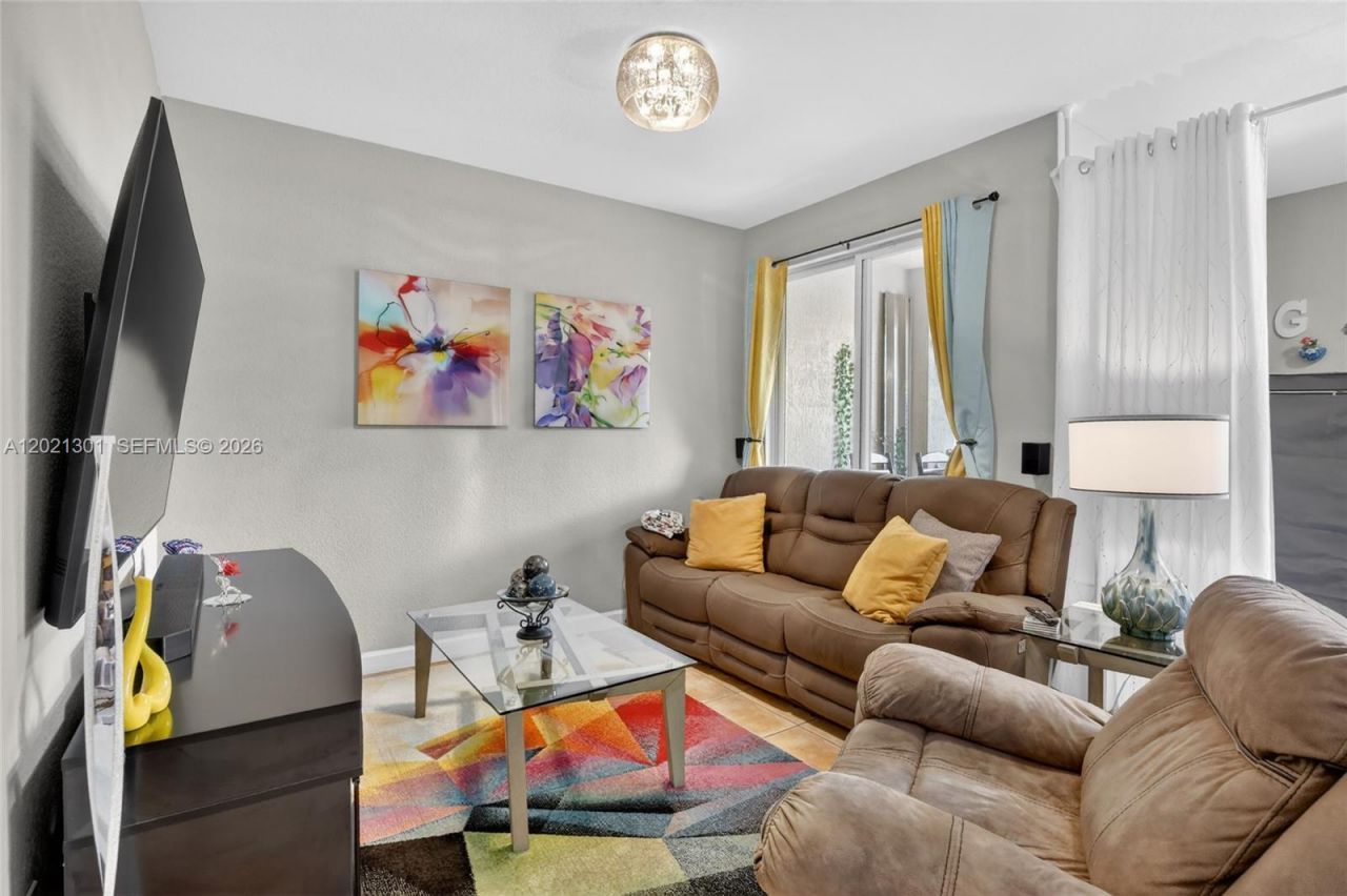 120 Jacaranda Country Club Dr , Unit 205, Plantation, FL 33324 Photo