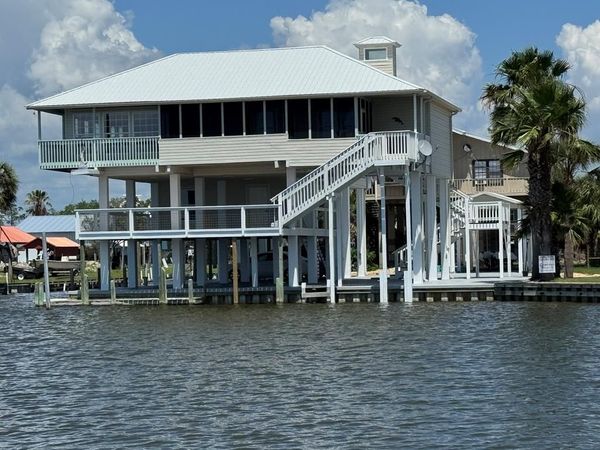 258 W 7th Ave, Horseshoe Beach, FL 32648