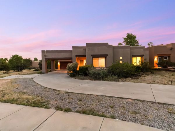 1 Softwynd Dr , Santa Fe, NM 87508