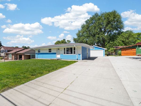 6820 NW 5th Court, Des Moines, IA 50313