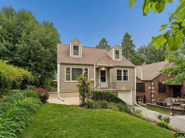 5028 Charles Street , Omaha, NE 68132