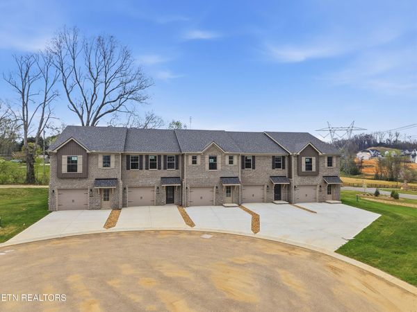 8990 Keenberg Lane, Knoxville, TN 37931