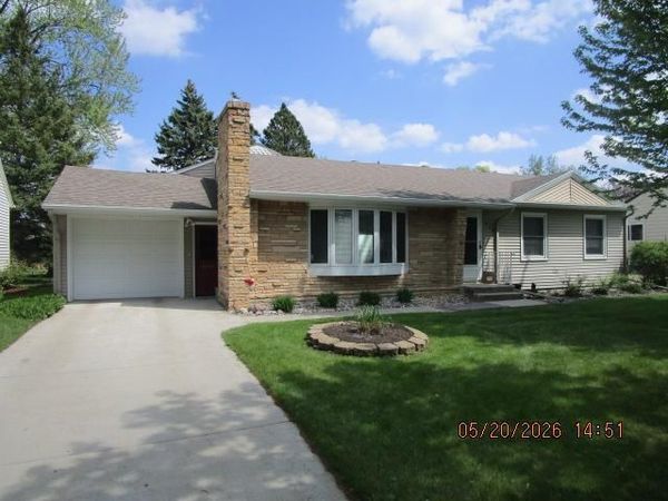 828 2nd Street N, Wahpeton, ND 58075