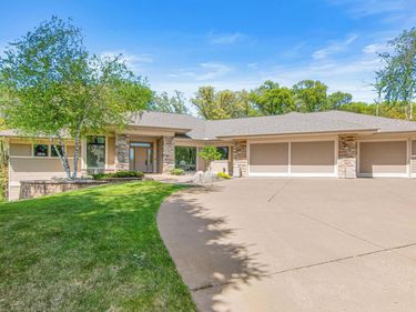 21019 France Boulevard, Lakeville, MN 55044