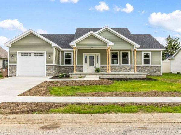 518 Lissaaron Drive, Winchester, IN 47394