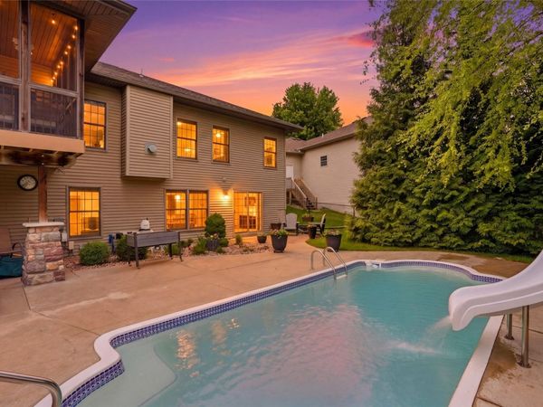 1222 Wild Prairie Drive , Iowa City, IA 52246