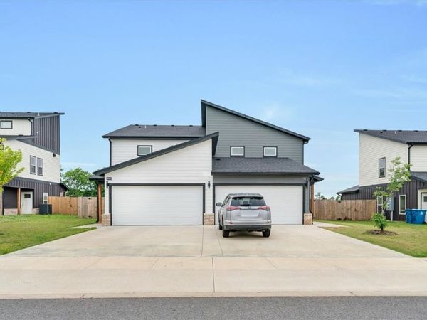 1401 SW Poigai, Bentonville, AR 72713