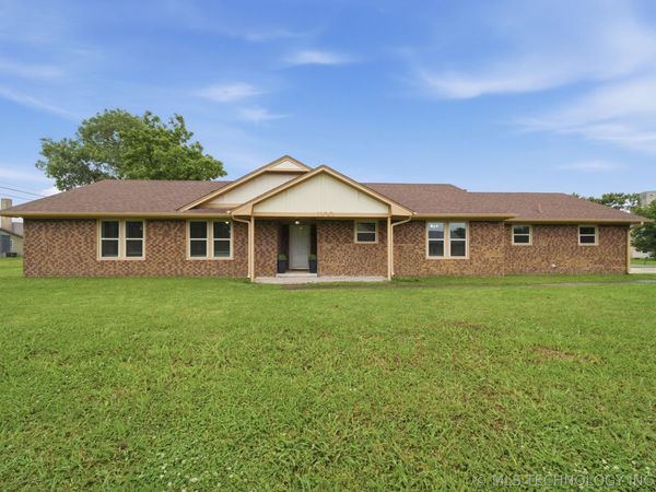 1100 N Oseuma Avenue, Claremore, OK 74017