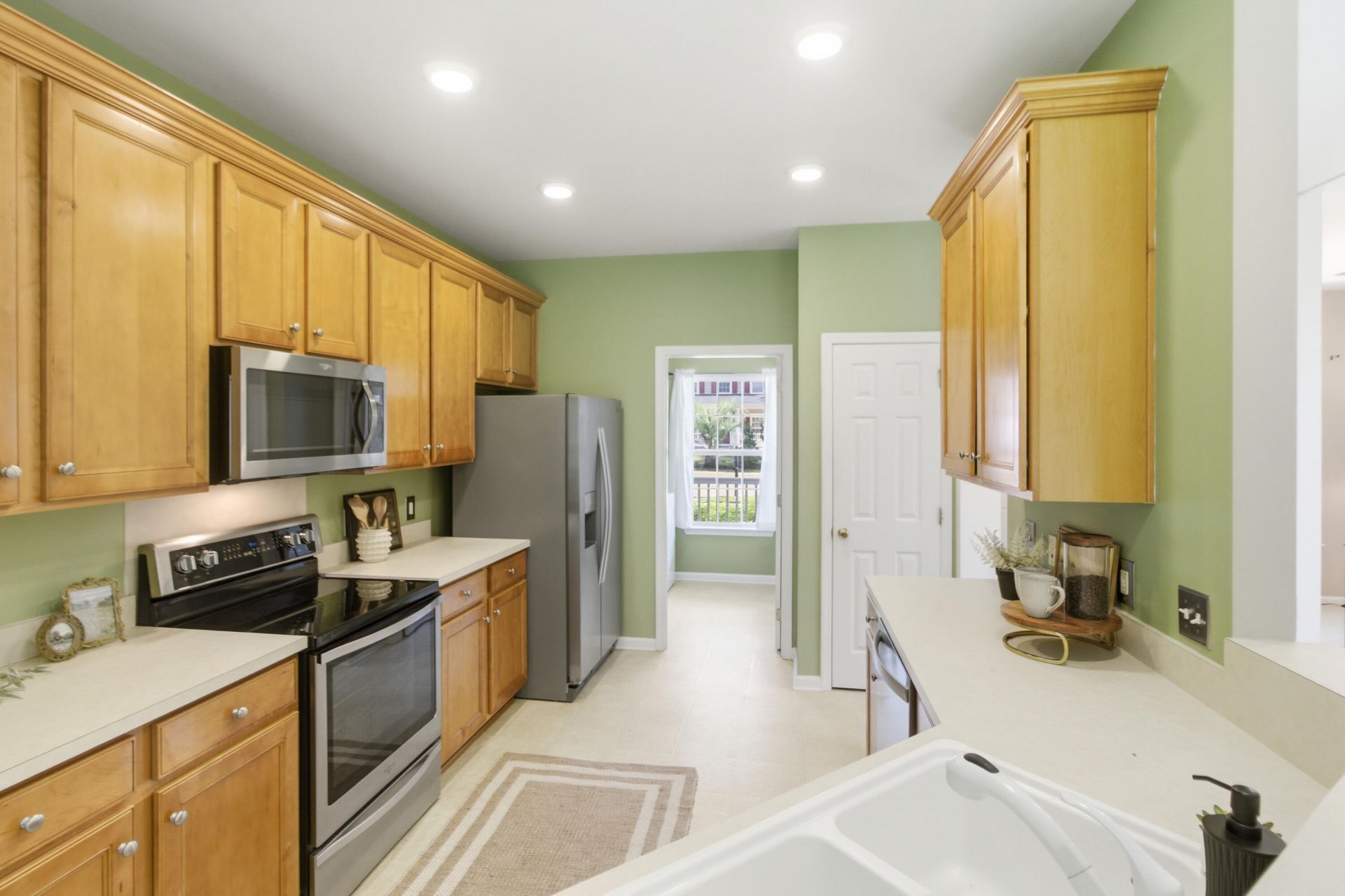 1368 Ashley Garden Boulevard Photo 17