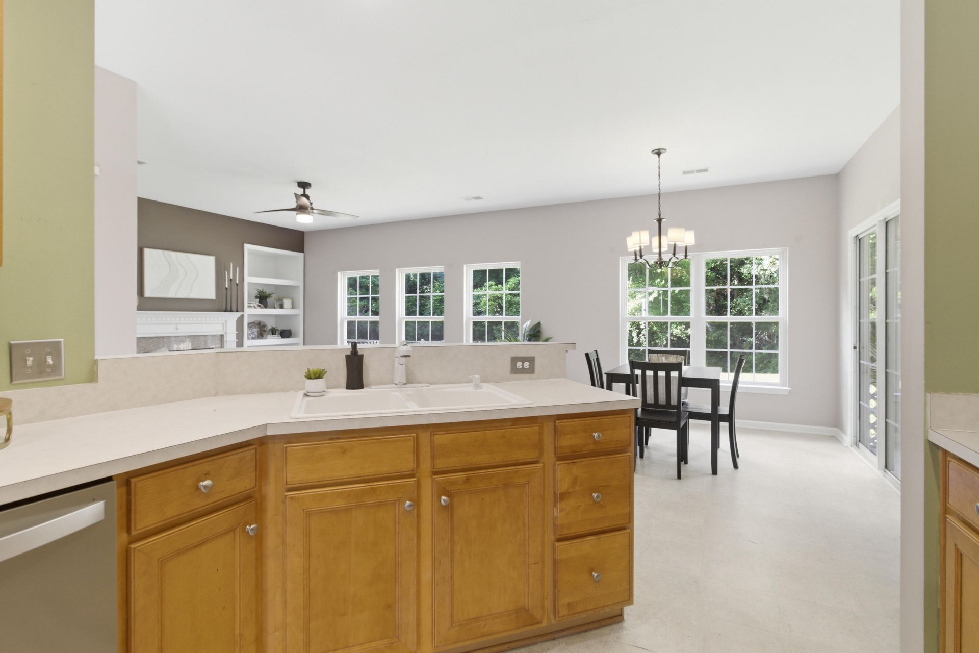 1368 Ashley Garden Boulevard Photo 20