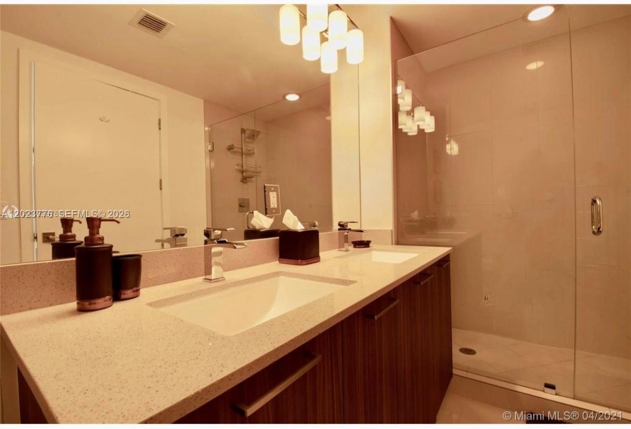 5300 Paseo Blvd  Unit 401 , Unit 401, Doral, FL 33166 Photo