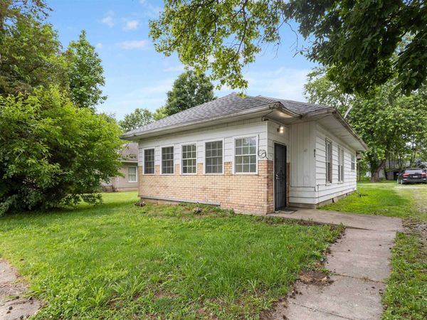 811 N MAIN Street, Carrier Mills, IL 62017