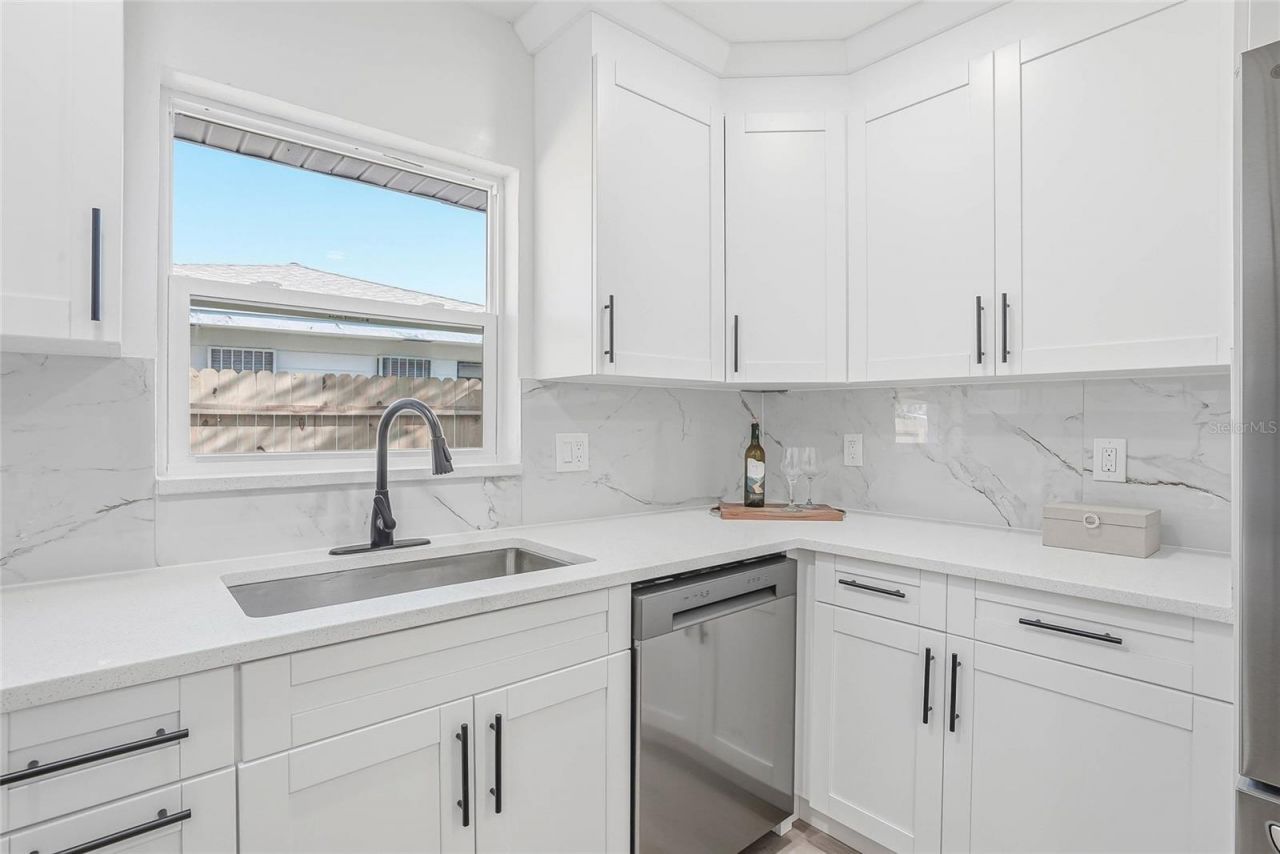 4720 Mohegan Road , Saint Petersburg, FL 33708 Photo