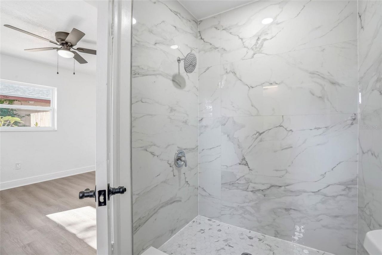 4720 Mohegan Road , Saint Petersburg, FL 33708 Photo