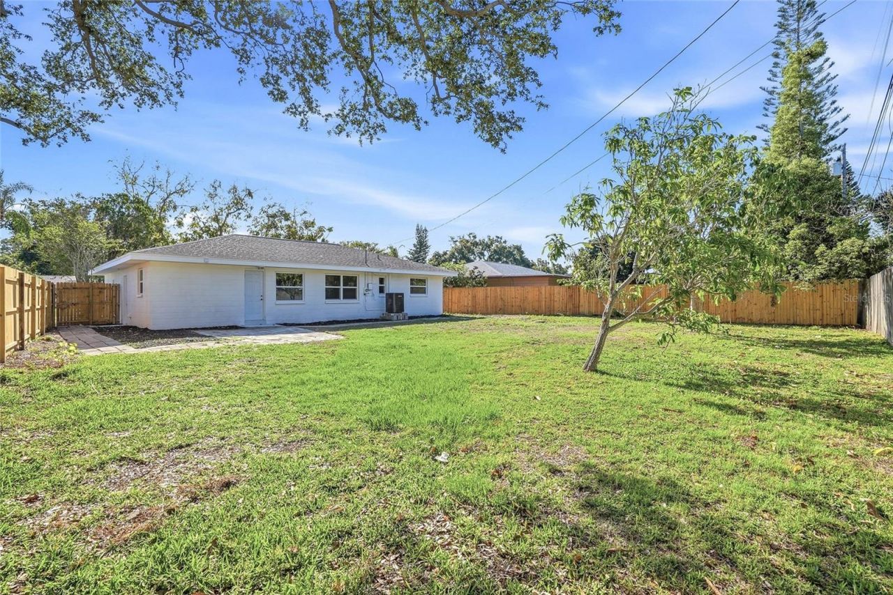 4720 Mohegan Road , Saint Petersburg, FL 33708 Photo