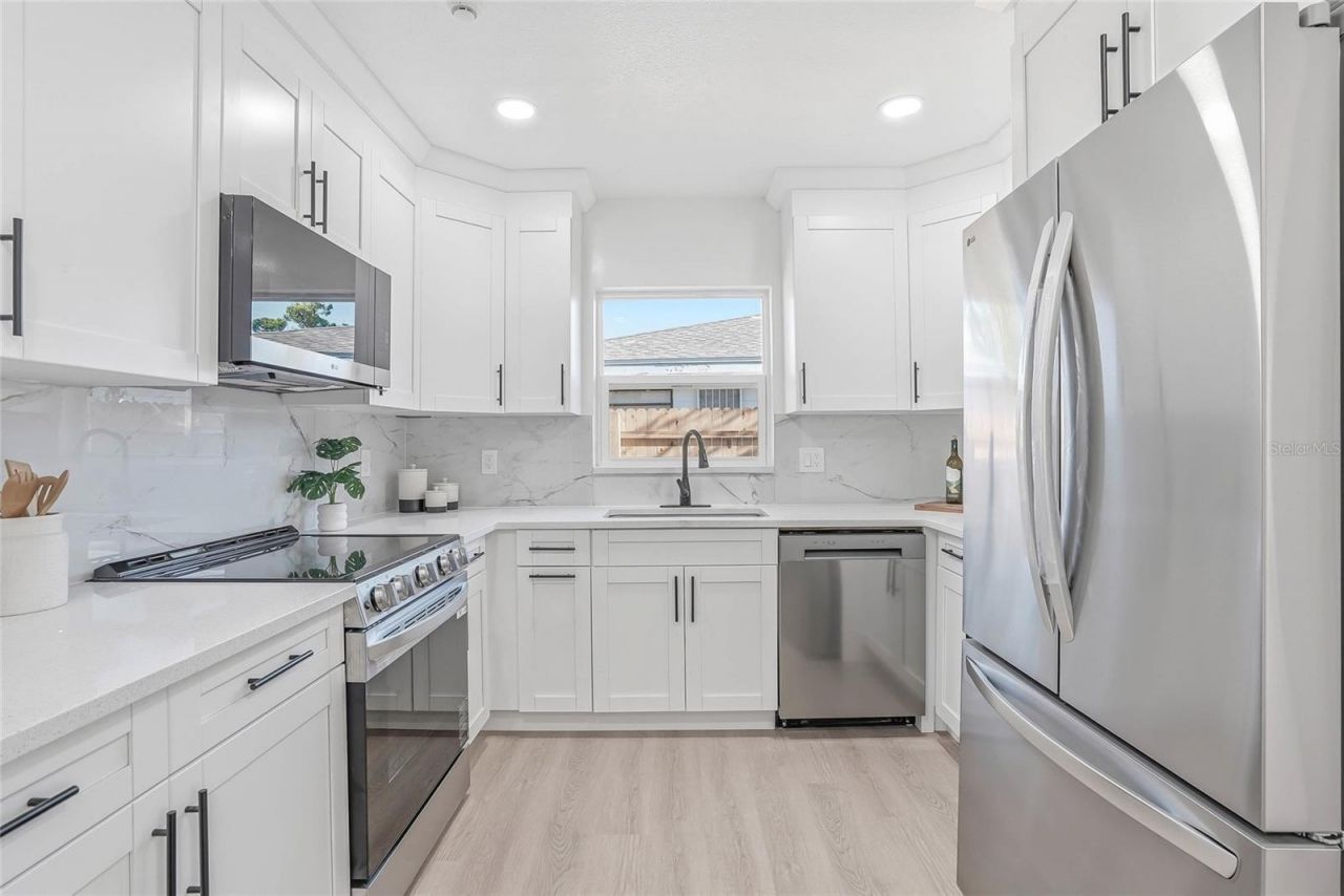 4720 Mohegan Road , Saint Petersburg, FL 33708 Photo