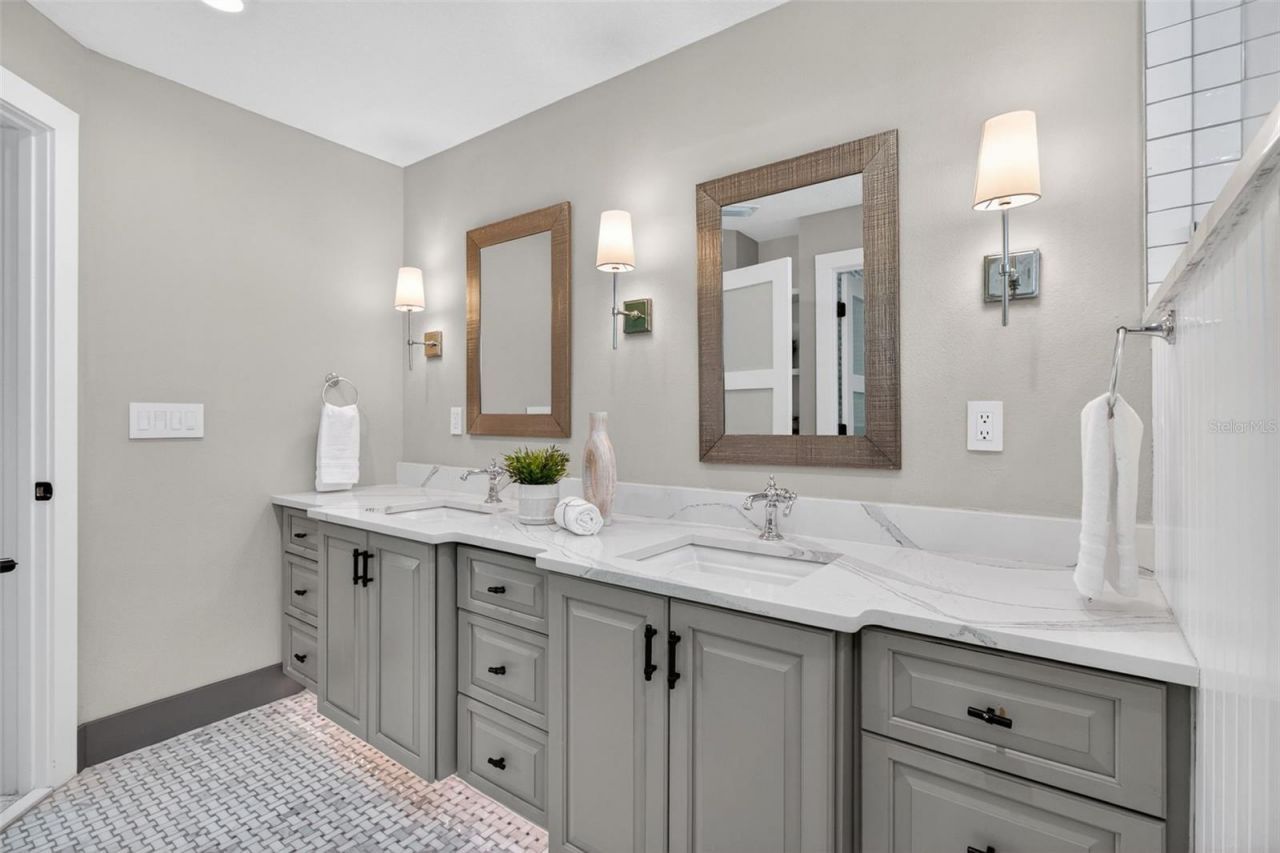 1260 81st Street S, Saint Petersburg, FL 33707 Photo