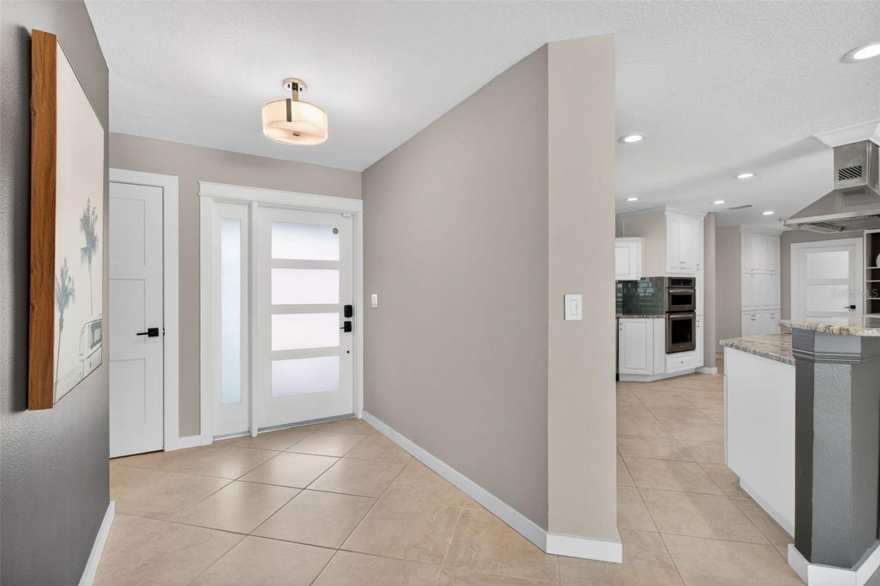 1260 81st Street S, Saint Petersburg, FL 33707 Photo