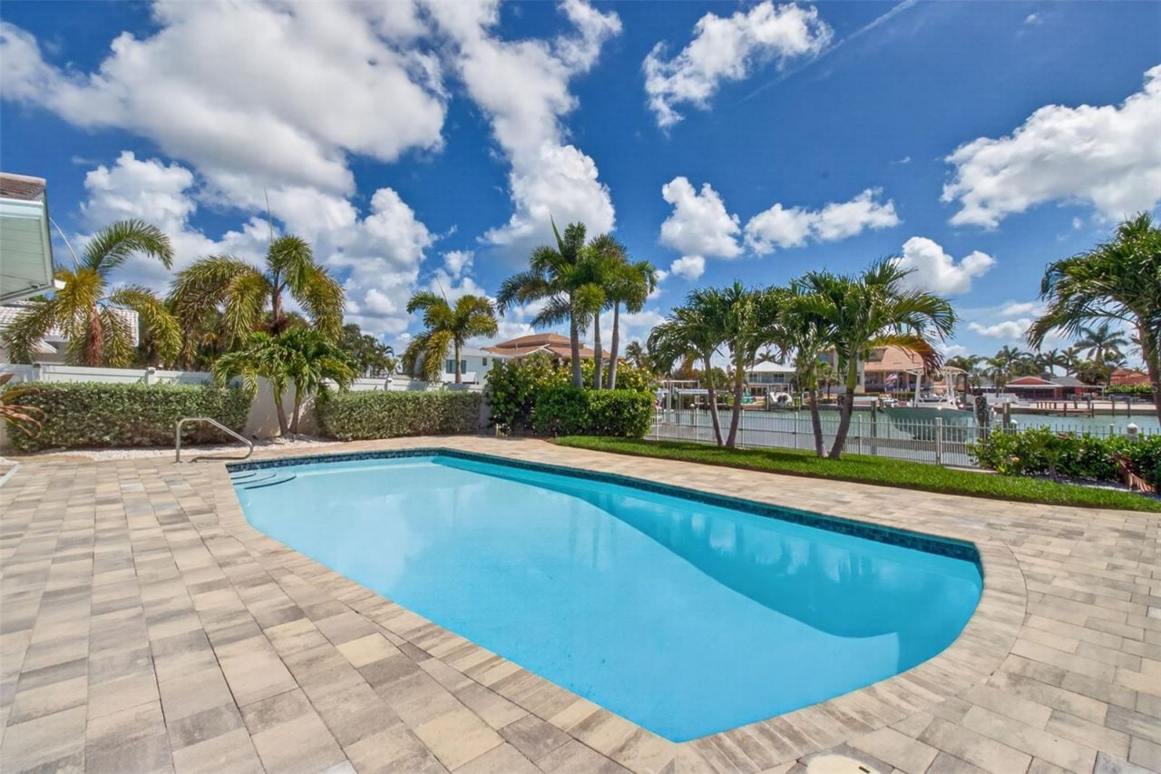 1260 81st Street S, Saint Petersburg, FL 33707 Photo