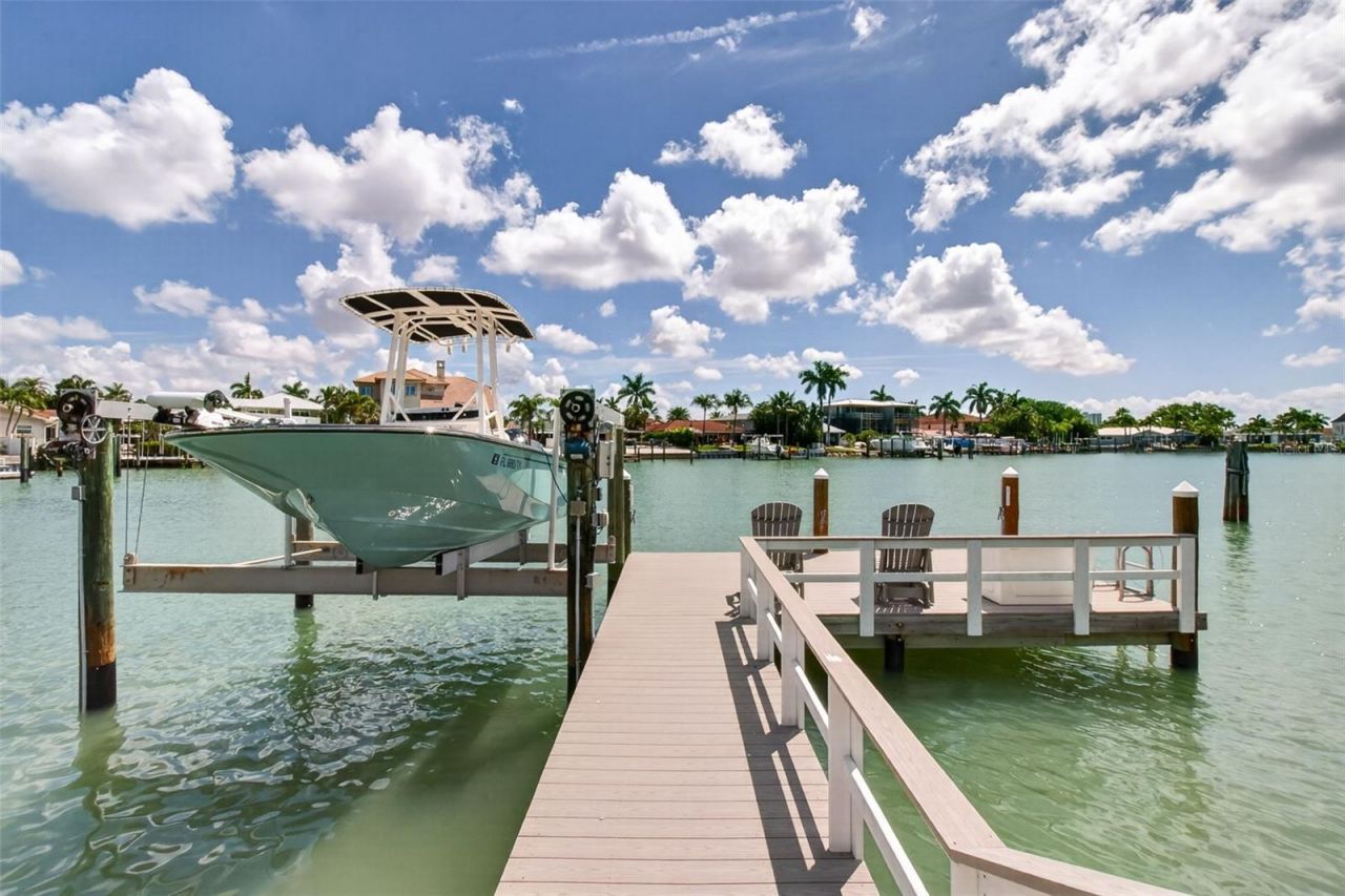 1260 81st Street S, Saint Petersburg, FL 33707 Photo