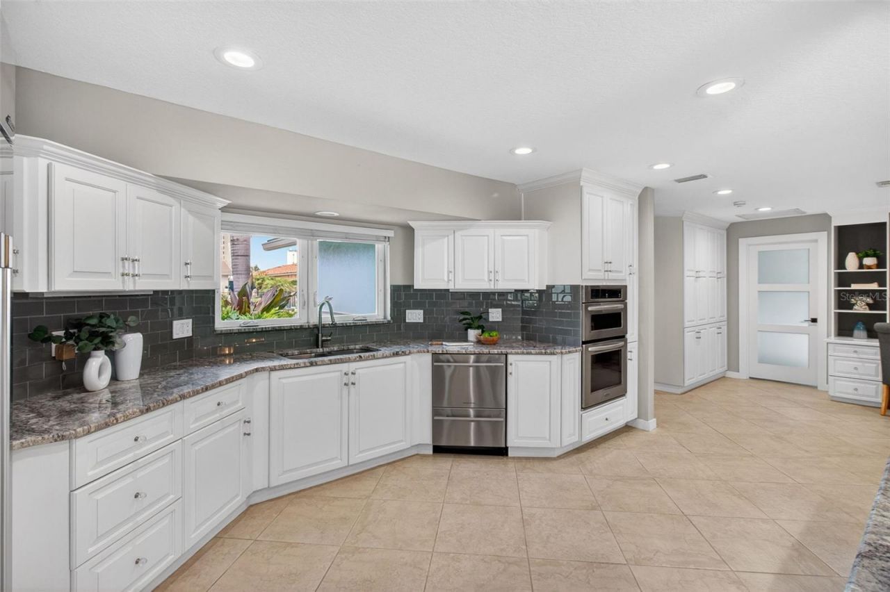1260 81st Street S, Saint Petersburg, FL 33707 Photo