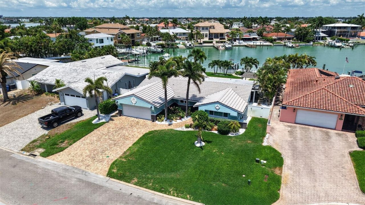 1260 81st Street S, Saint Petersburg, FL 33707 Photo