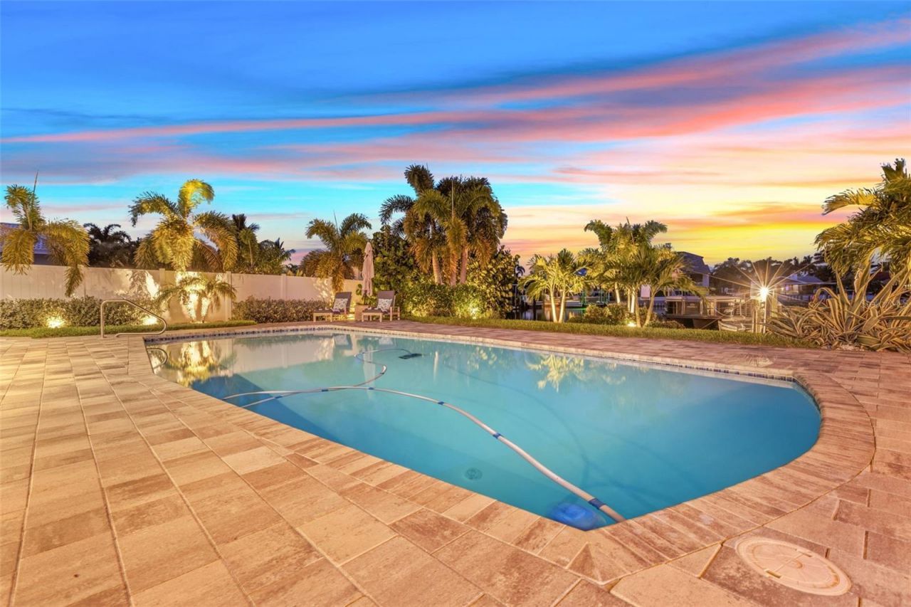 1260 81st Street S, Saint Petersburg, FL 33707 Photo