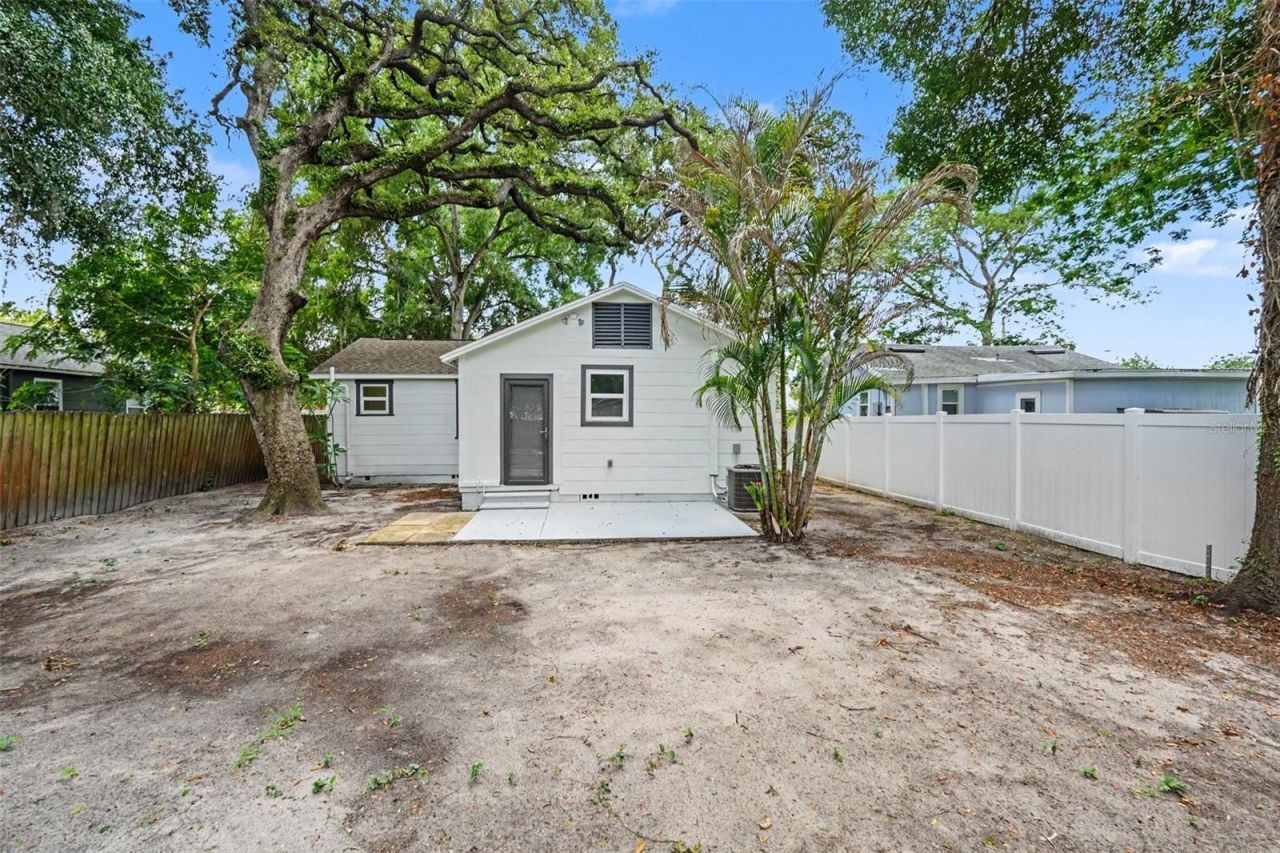 1804 E Comanche Ave , Tampa, FL 33610 Photo