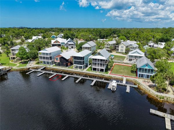 140 RYLAND CIRCLE , STEINHATCHEE, FL 32359