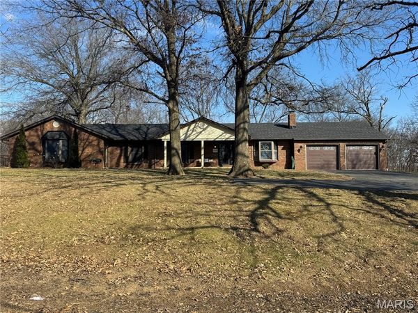 2702 Lakewood Dr , Vandalia, IL 62471
