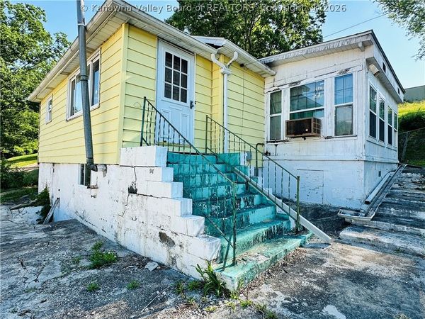 257 Lighthouse Way, Elkview, WV 25071