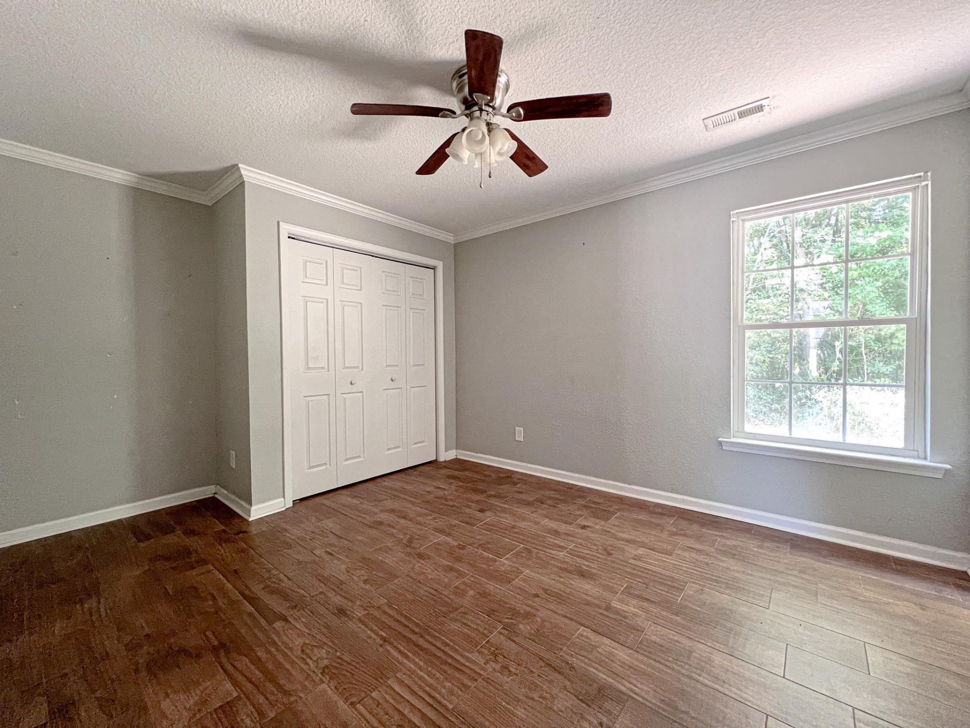 834 Shem Creek Circle  Photo 9