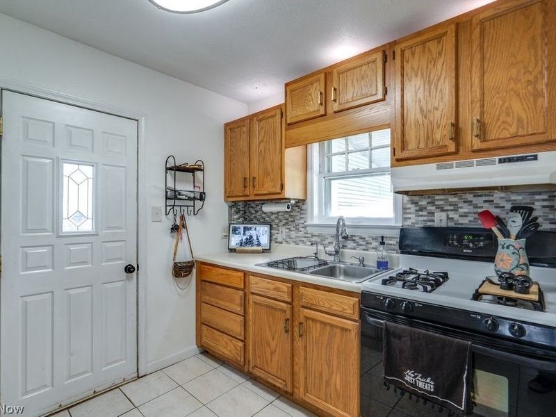 435 Selden Avenue, Akron, OH 44301 Photo 12