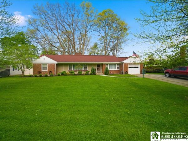 133 E Virginia Boulevard , Jamestown, NY 14701