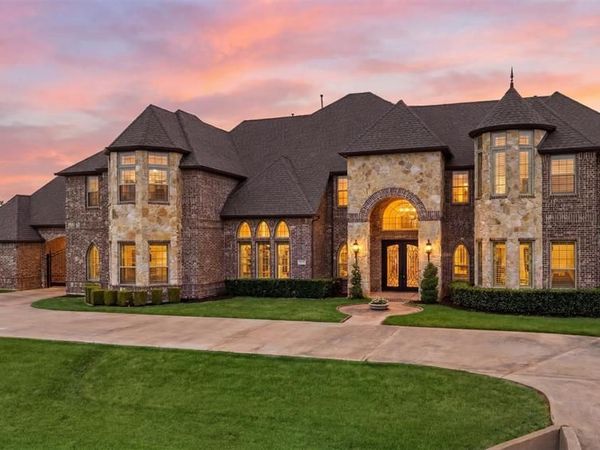 715 Simmons Road, Double Oak, TX 75077