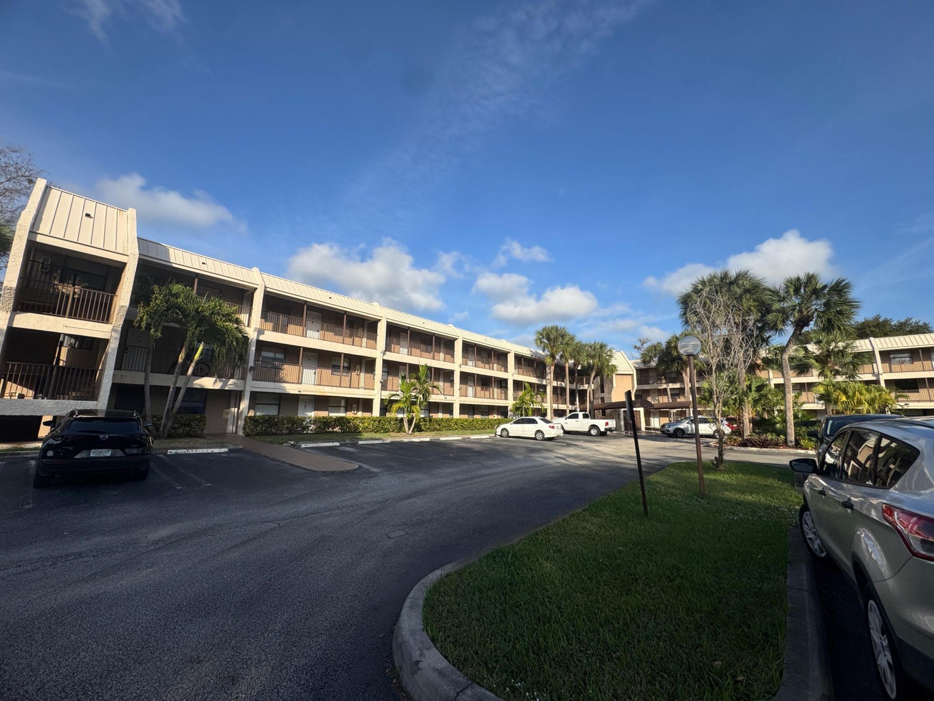 8773 Shadow Wood Boulevard, Unit 303, Coral Springs, FL 33071 Photo