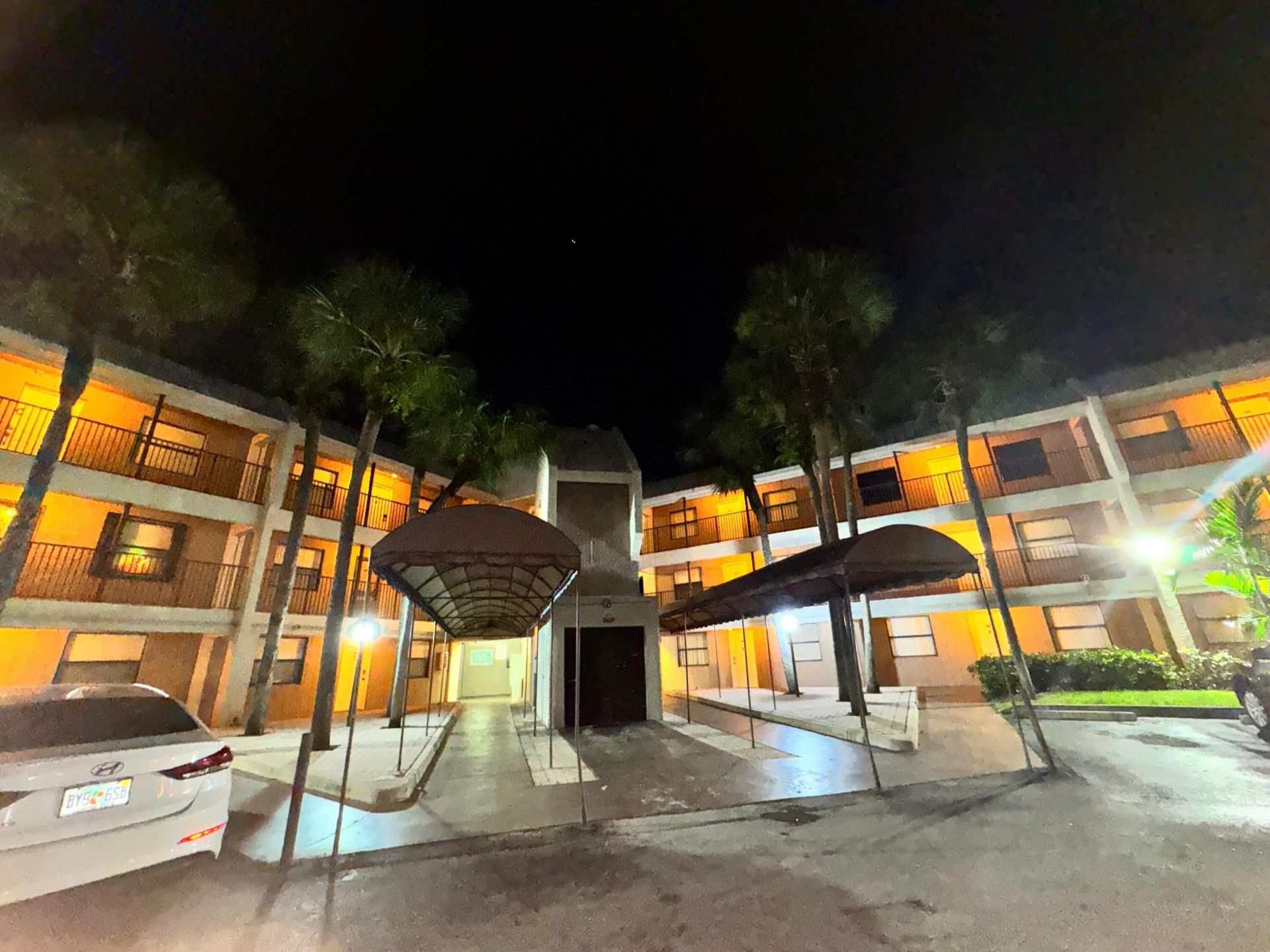 8773 Shadow Wood Boulevard, Unit 303, Coral Springs, FL 33071 Photo