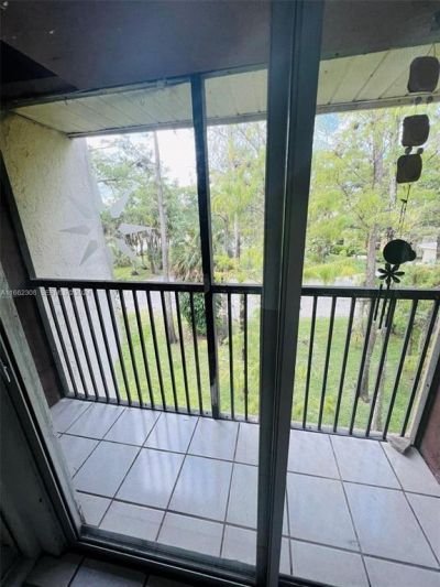 8773 Shadow Wood Boulevard, Unit 303, Coral Springs, FL 33071 Photo