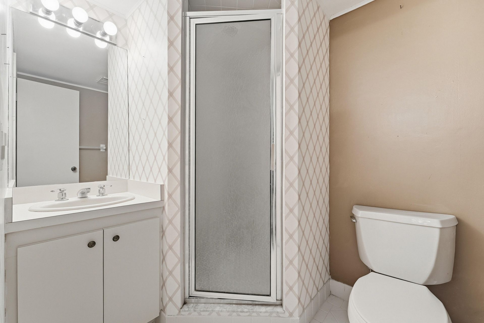 640 Tennis Club Drive, Unit 103, Fort Lauderdale, FL 33311 Photo
