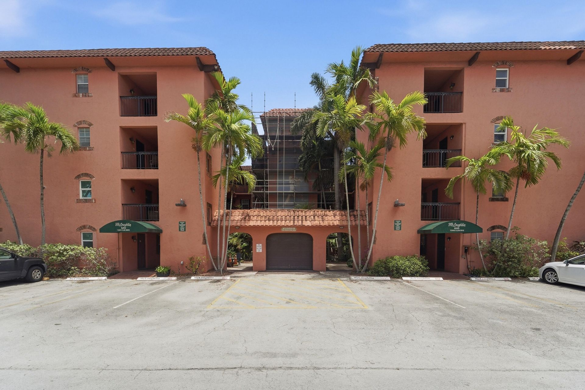 640 Tennis Club Drive, Unit 103, Fort Lauderdale, FL 33311 Photo