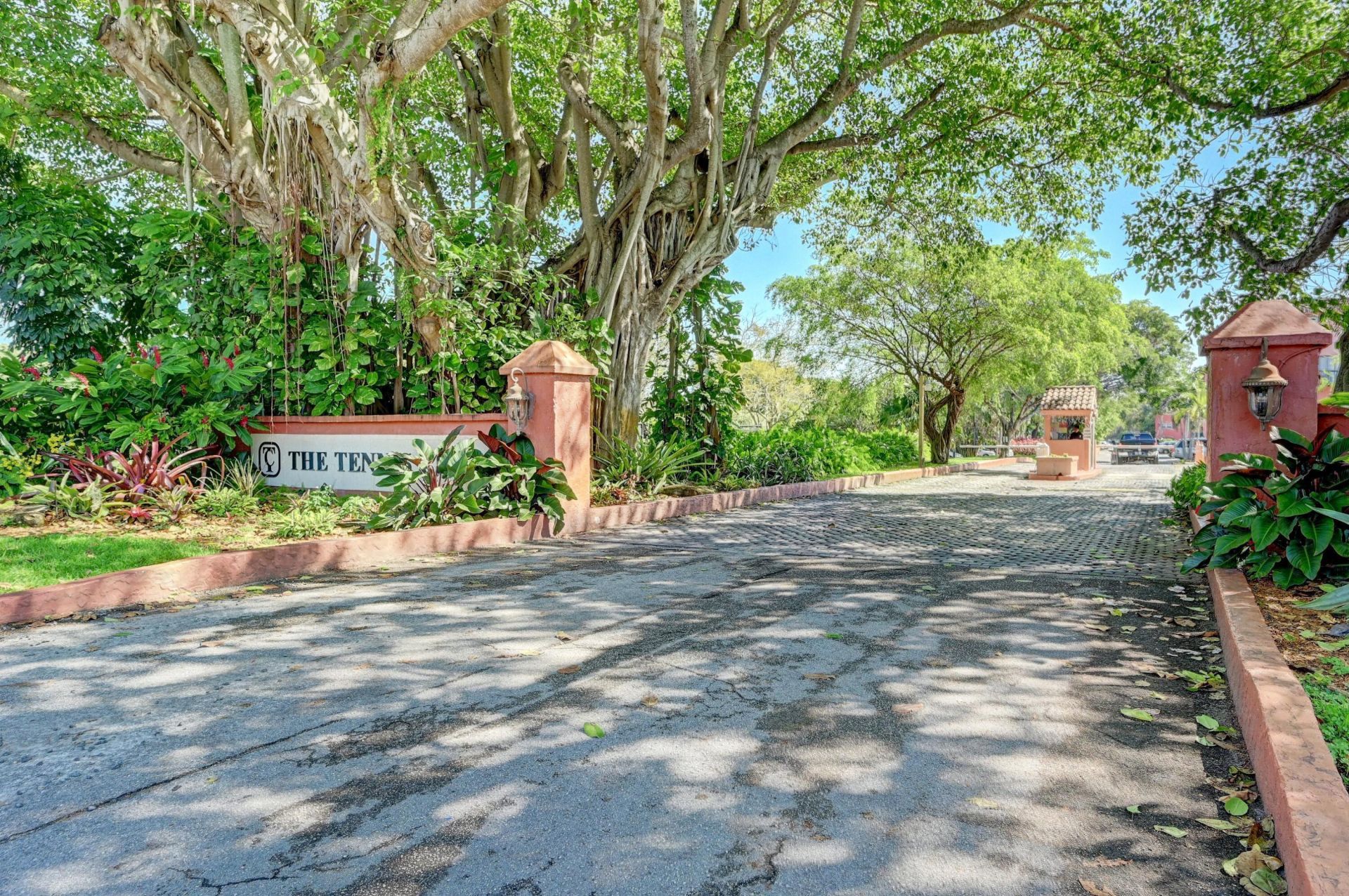 640 Tennis Club Drive, Unit 103, Fort Lauderdale, FL 33311 Photo