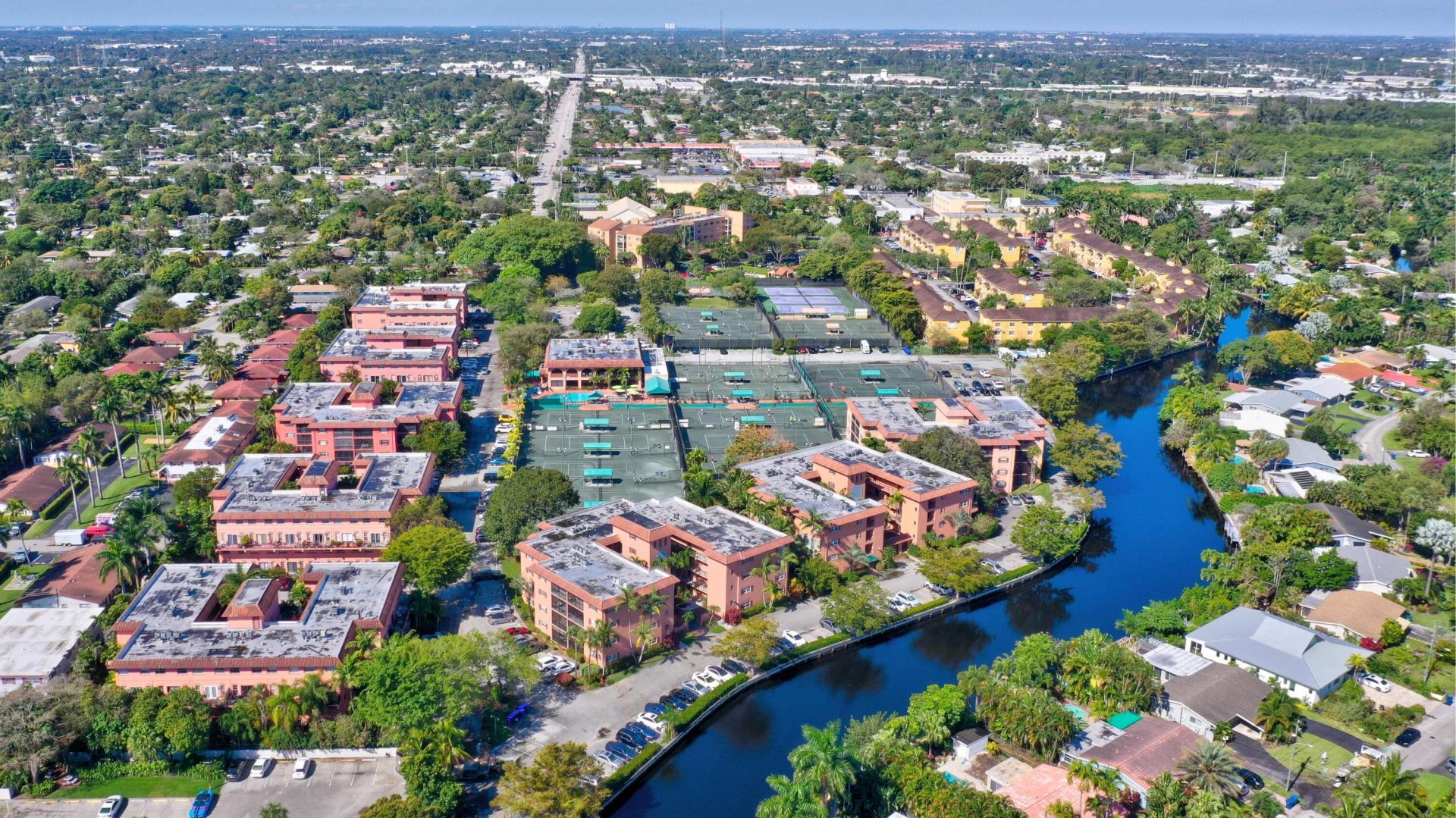 640 Tennis Club Drive, Unit 103, Fort Lauderdale, FL 33311 Photo