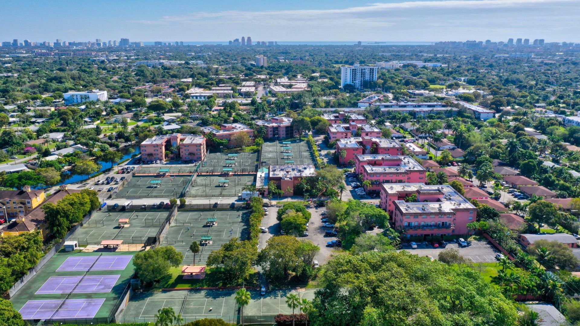 640 Tennis Club Drive, Unit 103, Fort Lauderdale, FL 33311 Photo