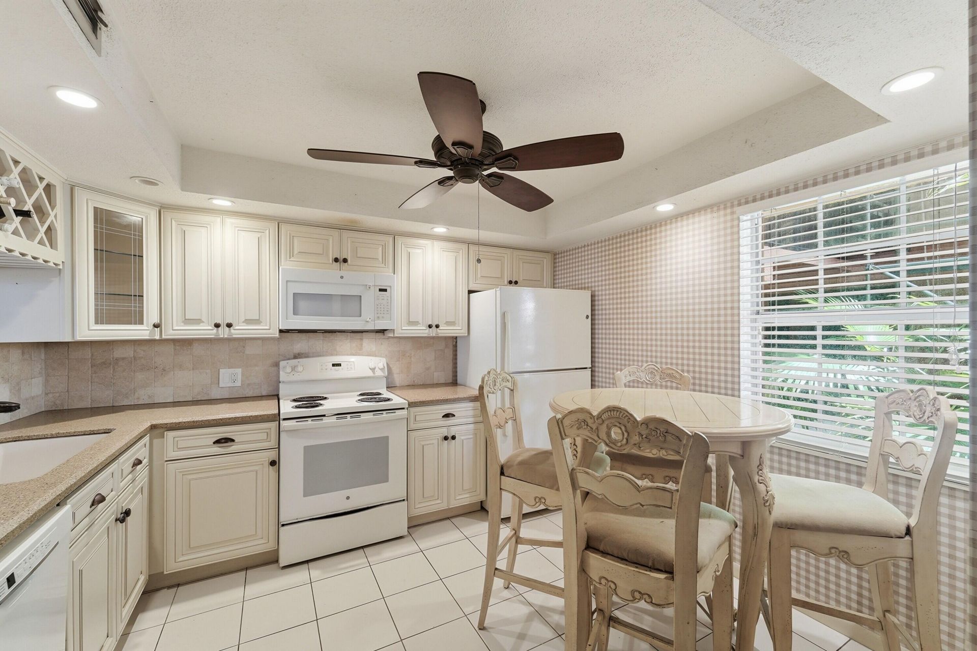 640 Tennis Club Drive, Unit 103, Fort Lauderdale, FL 33311 Photo