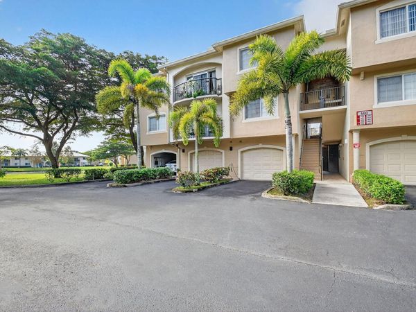 600 Crestwood Court N, Unit 607, Royal Palm Beach, FL 33411