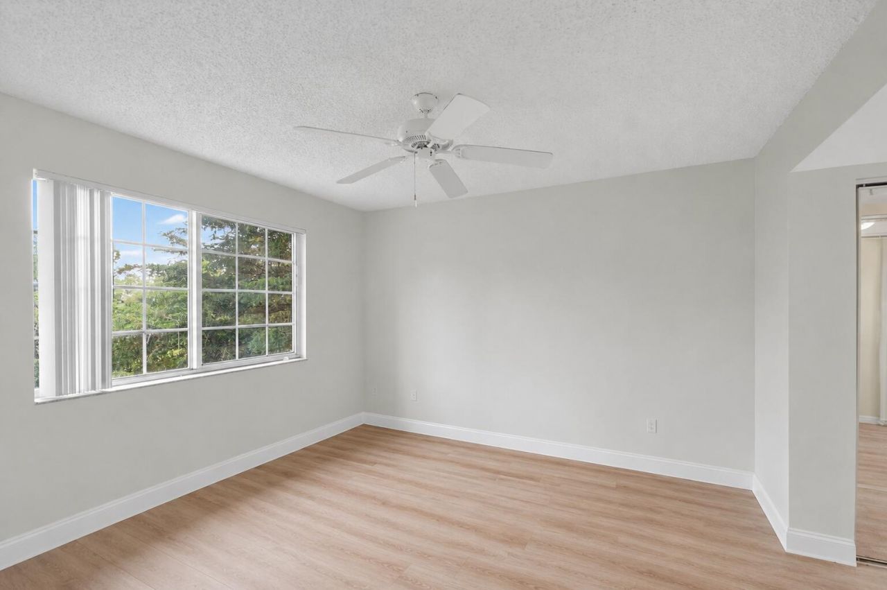 600 Crestwood Court N, Unit 607, Royal Palm Beach, FL 33411 Photo