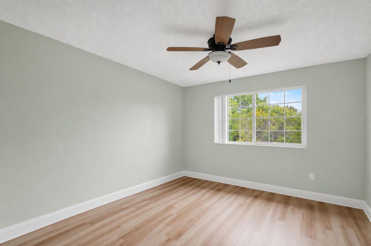 600 Crestwood Court N, Unit 607, Royal Palm Beach, FL 33411 Photo
