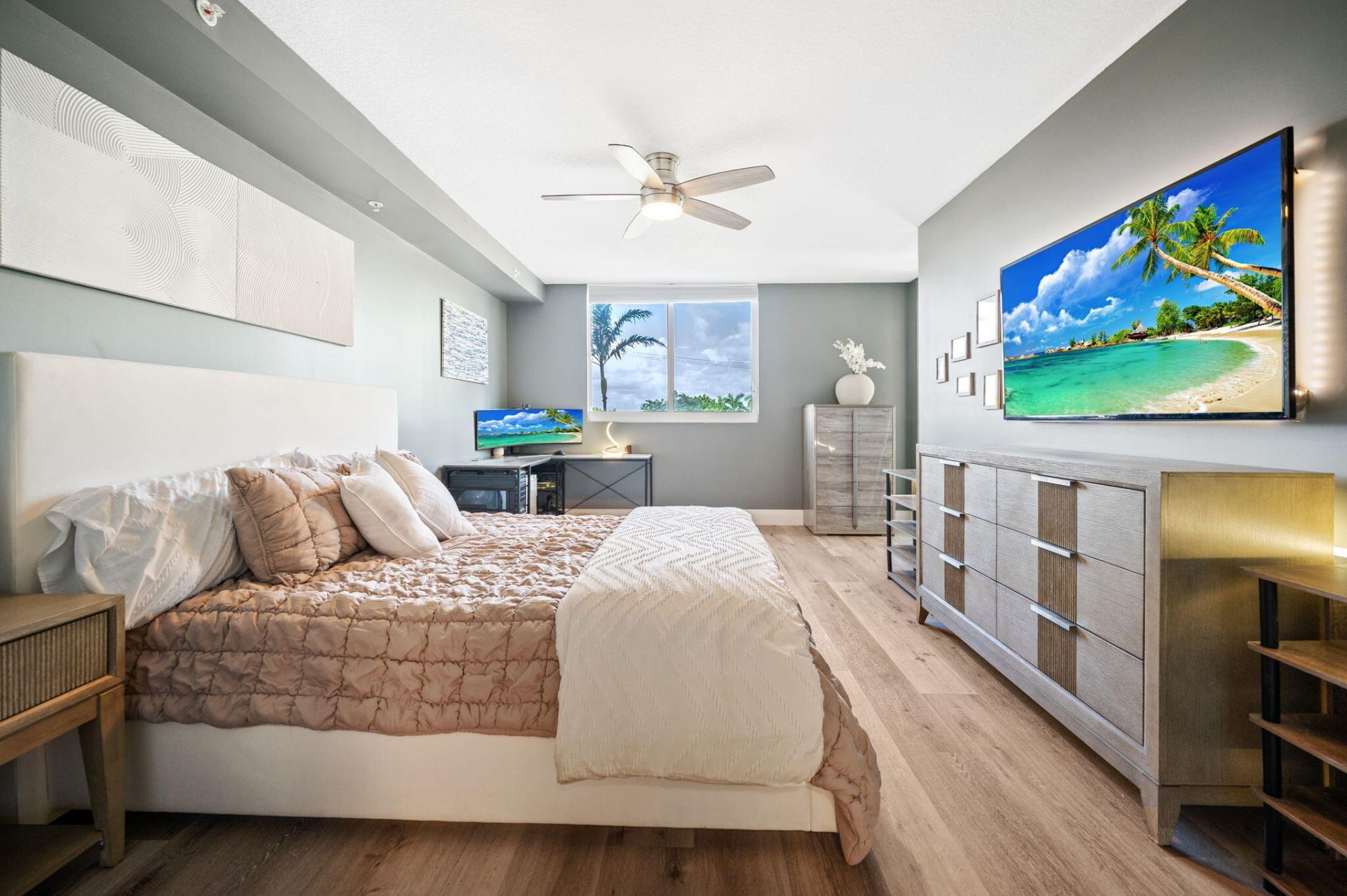 2001 N Ocean Boulevard, Unit 304, Fort Lauderdale, FL 33305 Photo
