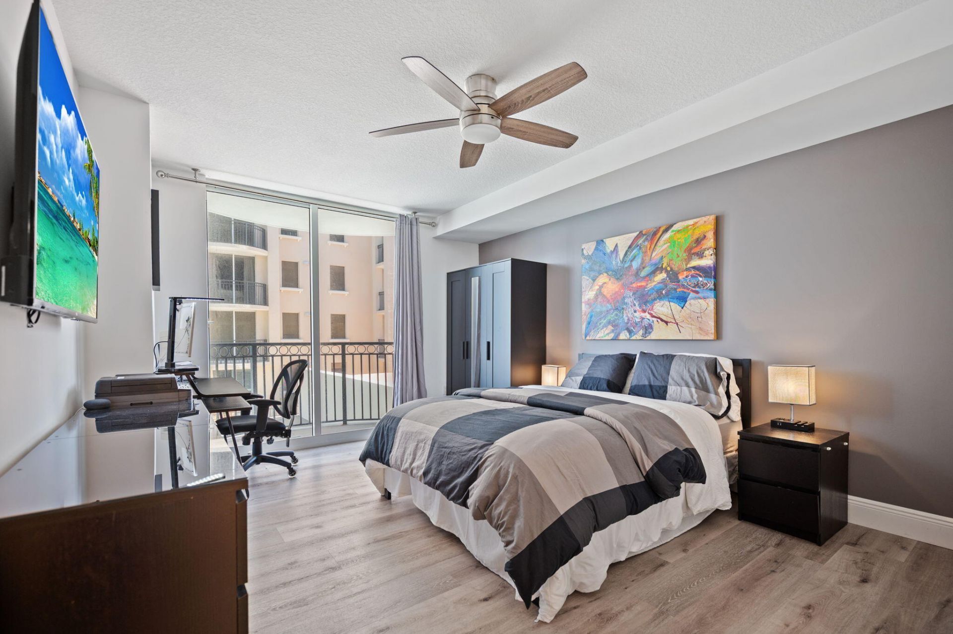 2001 N Ocean Boulevard, Unit 304, Fort Lauderdale, FL 33305 Photo