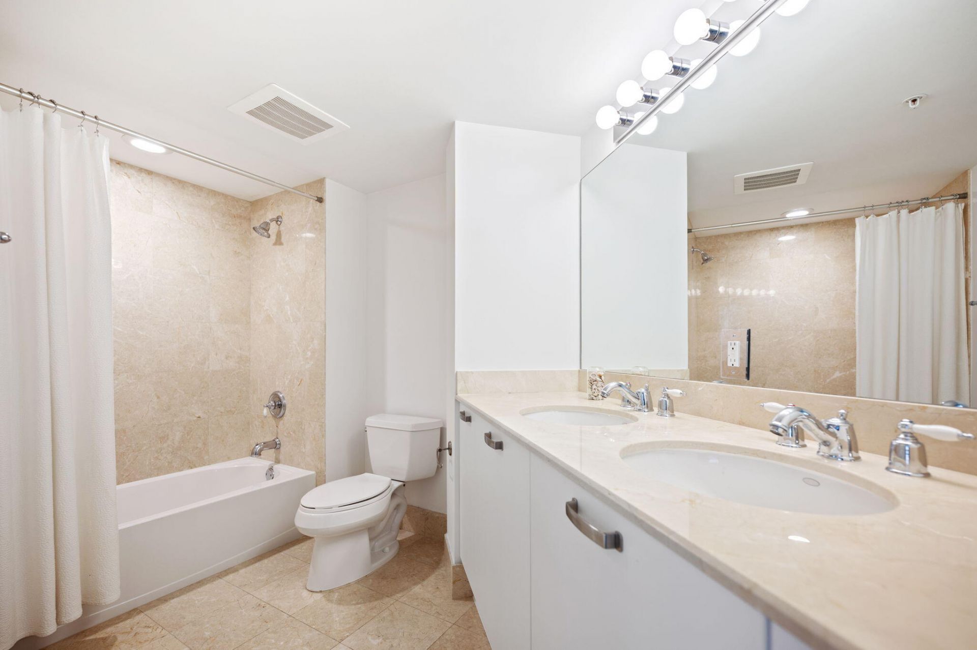 2001 N Ocean Boulevard, Unit 304, Fort Lauderdale, FL 33305 Photo